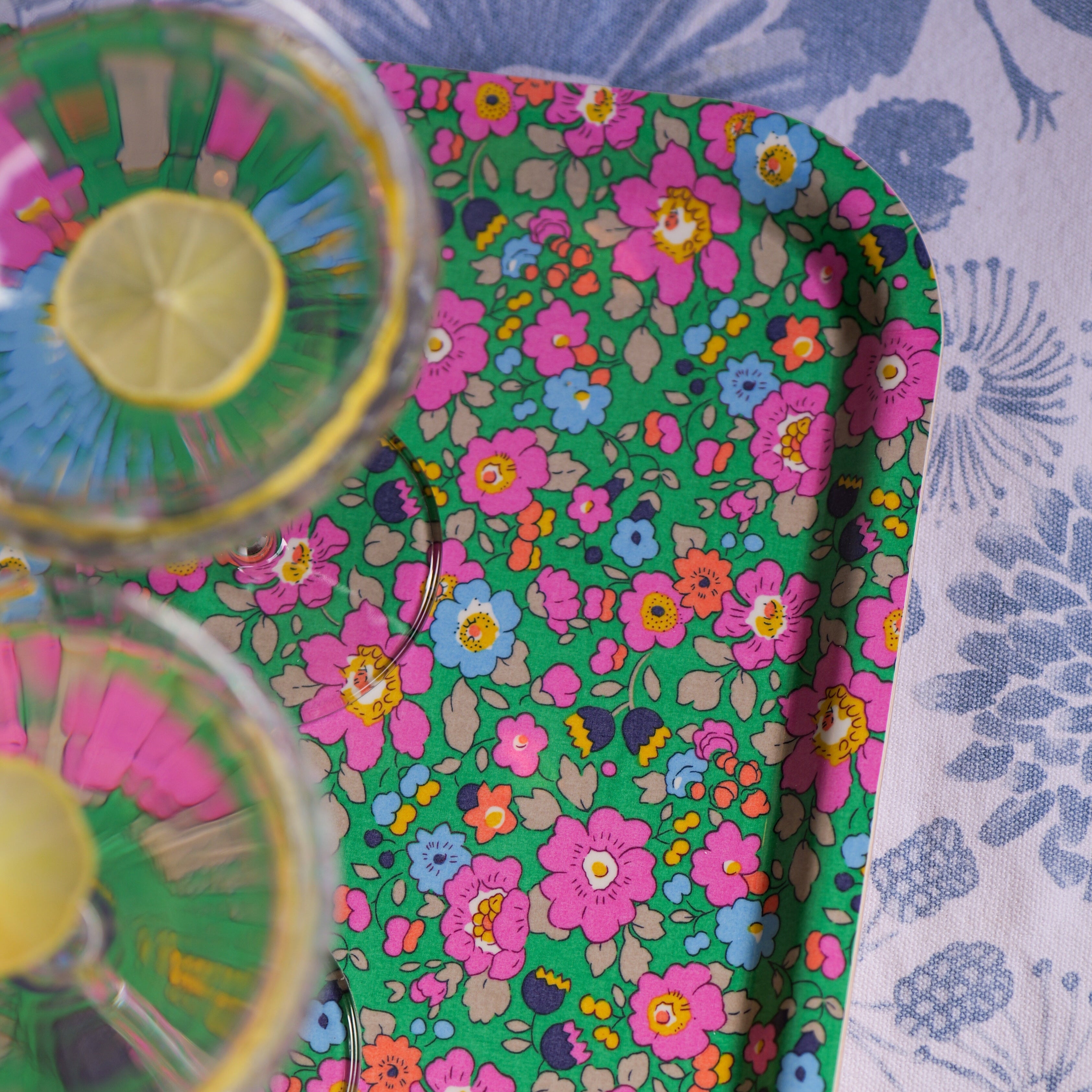 Floral-patterned tray with a lemon design on a floral background