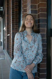 Bille shirt in Alder Botanical Liberty print with button front