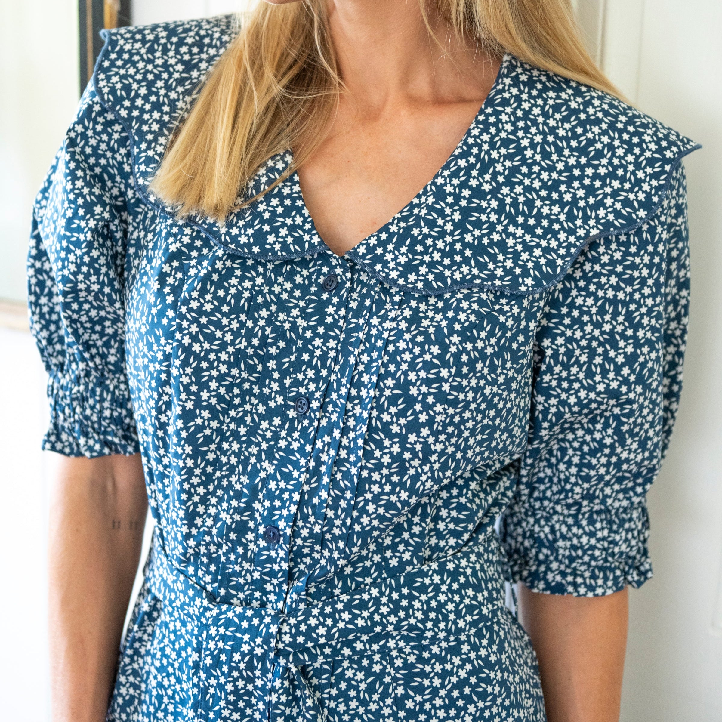 Navy & white dress - scalloped collar- chelsea collar - cotton - tie waist - red shoes